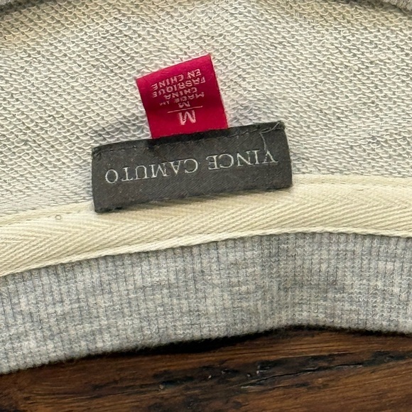 Vince Camuto Gray appliqué flower sweater size Medium - Picture 8 of 8